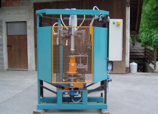 Izdelava strojev za varjenje. Avtomatizacija varjenja. Izdelava namenskih strojev. Servisiranje kmetijske in gradbene mehanizacije.