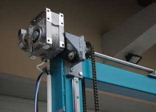 Izdelava strojev za varjenje. Avtomatizacija varjenja. Izdelava namenskih strojev. Servisiranje kmetijske in gradbene mehanizacije.